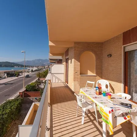 Apartamento Il Mare In Giardino Scauri (Lazio)