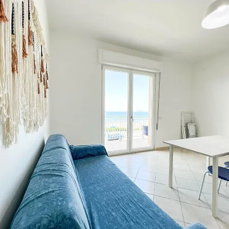 Apartment Il Mare In Giardino Scauri (Lazio)