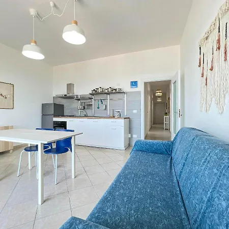 Apartment Il Mare In Giardino Scauri (Lazio)