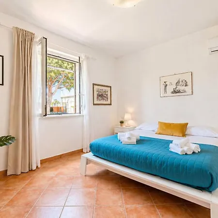 Il Mare In Giardino Apartment