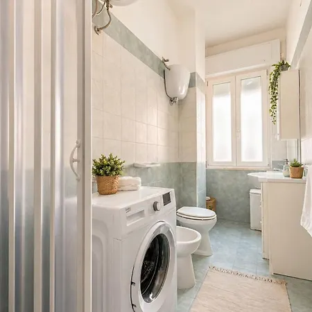 Il Mare In Giardino Apartment *