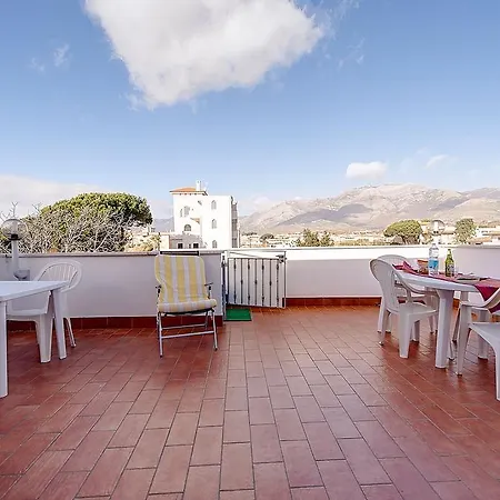 Apartment Il Mare In Giardino
