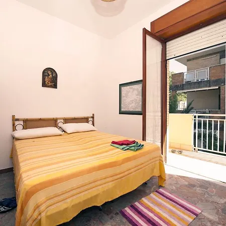 Il Mare In Giardino Apartment
