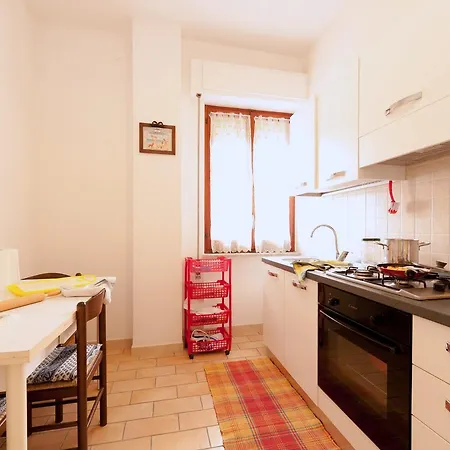 Apartment Il Mare In Giardino Scauri (Lazio)