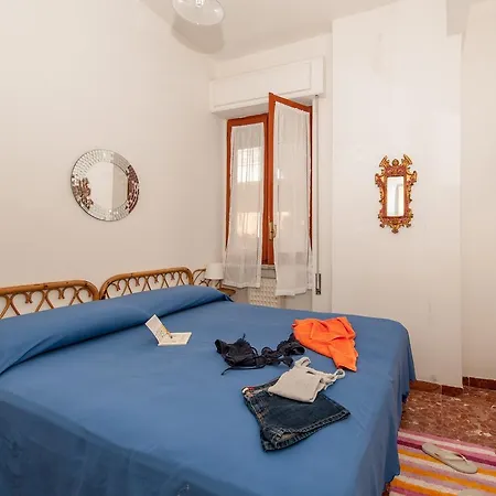 Il Mare In Giardino Apartment