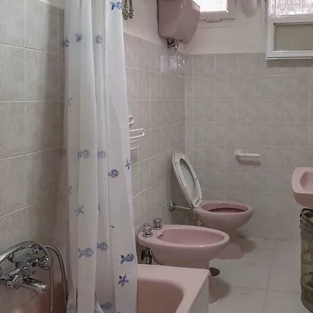 Il Mare In Giardino Apartment *